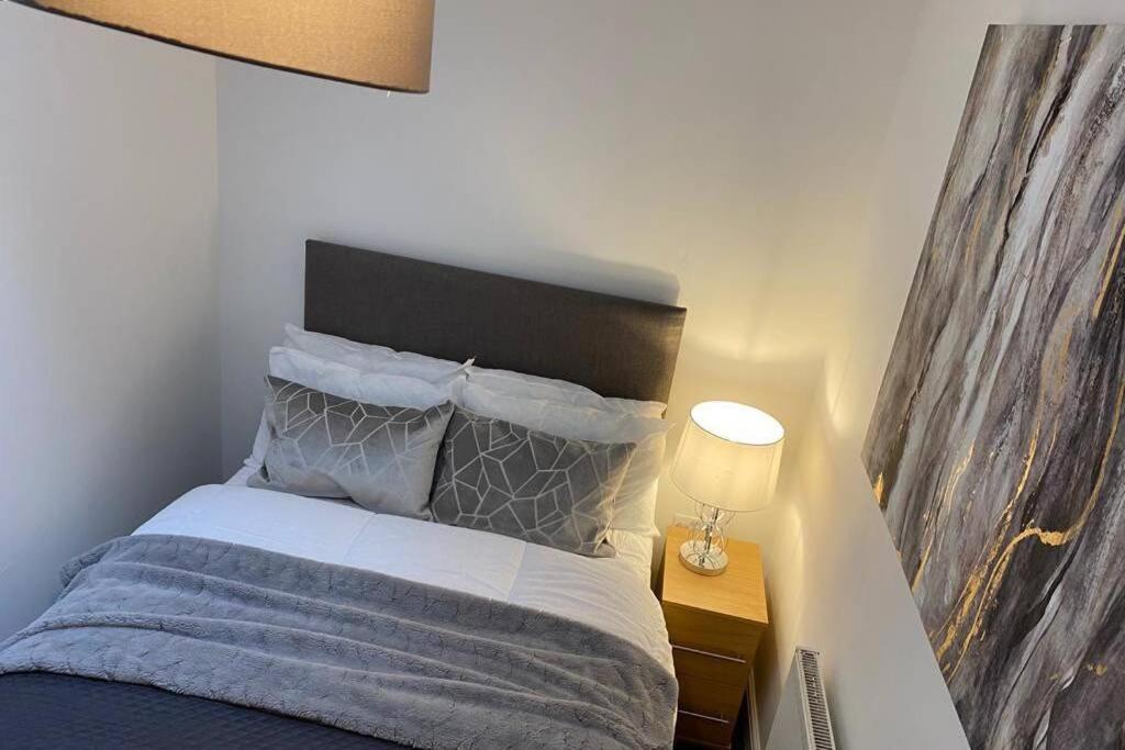 Alicia Newport By Mia Living 2 Bedroom Apartment With Dedicated Parking Ngoại thất bức ảnh