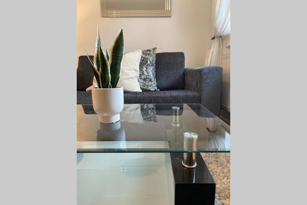 Alicia Newport By Mia Living 2 Bedroom Apartment With Dedicated Parking Ngoại thất bức ảnh
